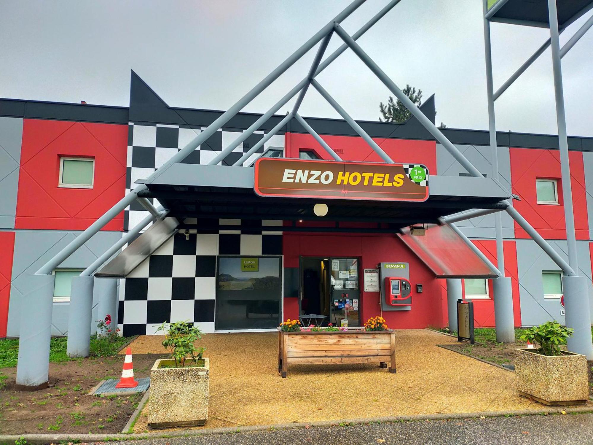 Enzo Hotel 1Er Prix Coudes Exteriör bild