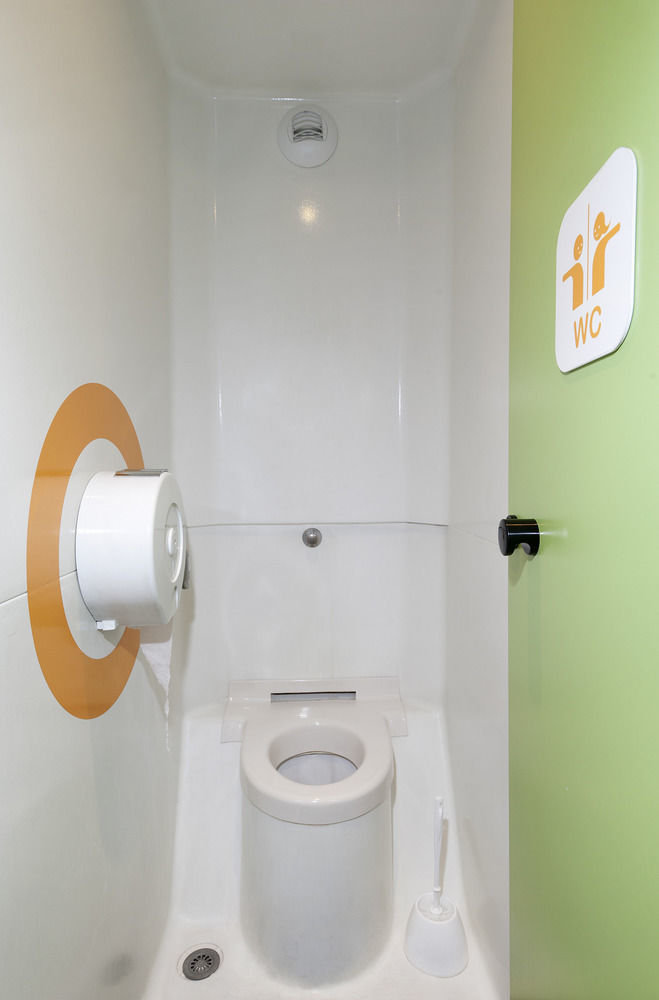 Enzo Hotel 1Er Prix Coudes Exteriör bild